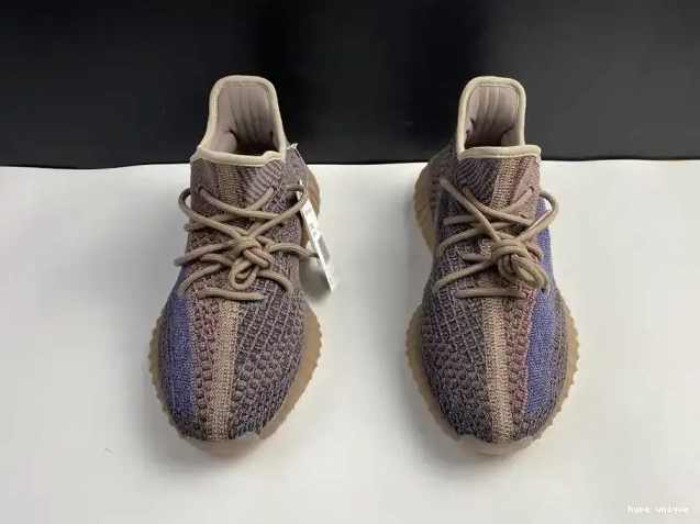 hype ADIDAS YECHER